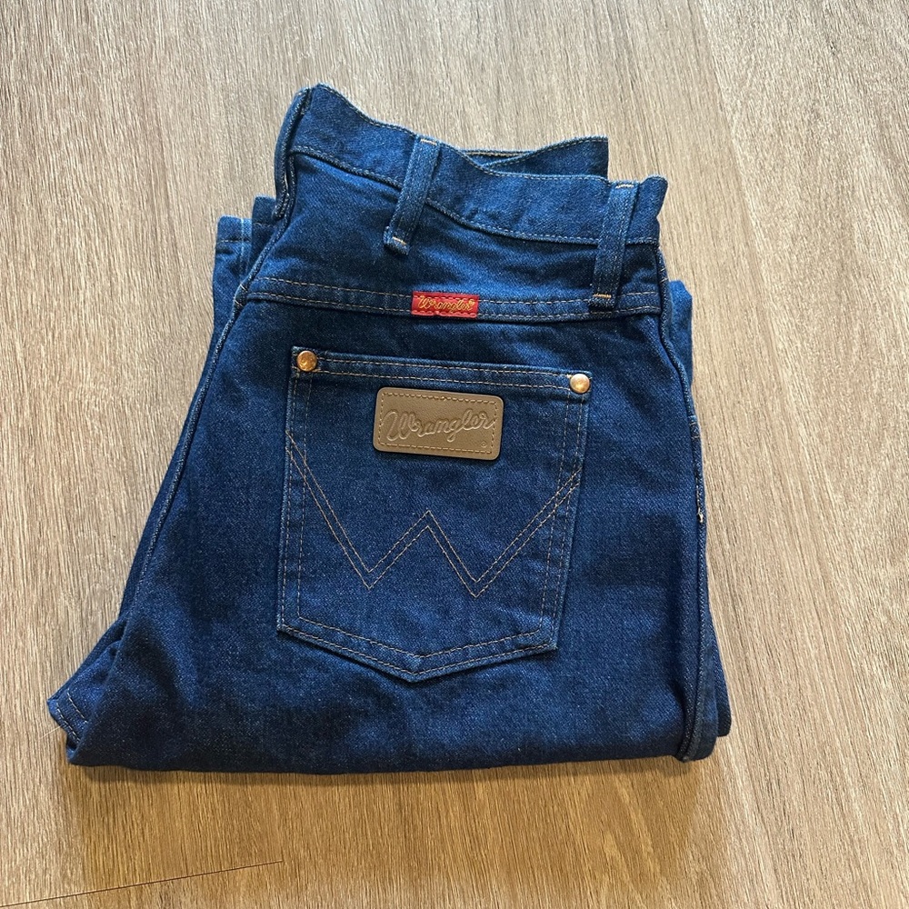 Women’s Wrangler High Rise Tapered leg Cowboy Cut Jeans size 13 X 32